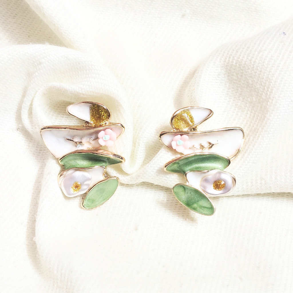 AT White & Green Earring