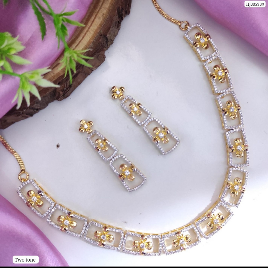 AD Golden Square Necklace