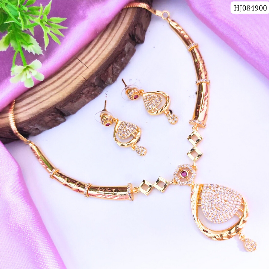 AD Pan Shape Kundan Necklace
